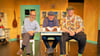 Die Macher der Komödie „Das Ende vom Anfang“:   Sven Hansen (Ausstattung), Ulrich Fischer (Regie), Logan Hartwig (Regieassistenz) – von links.