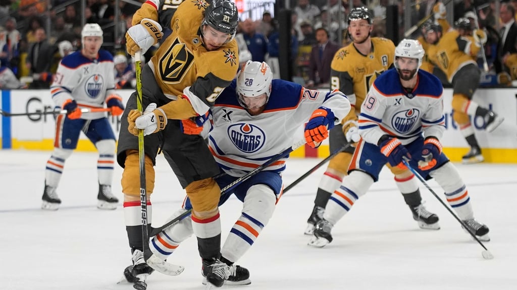 In einem hart umkämpften Spiel setzten sich die Oilers in der Verlängerung durch.