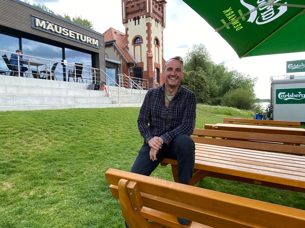 David Gängel ist Inhaber vom "Mäuseturm". Im Spätsommer 2024 hatte er das Lokal direkt an der Elbe in Magdeburg eröffnet. 