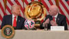 Gianni Infantino (r) verspricht eine großartige WM 2026.