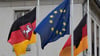 Es ist beschlossen: Vor den Gebäuden der Kreisverwaltung Harz - darunter 42 Schulen - sollen künftig die deutsche und die europäische Flagge wehen. 