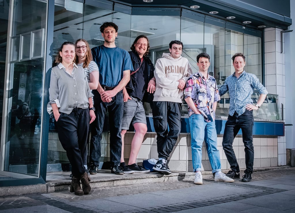 Ausgezeichnet: Jessica Quick, Isabell Sparfeld, David Fuhrmann, Benjamin Telm, Sebastian Meyer, Florian Zellmer und Robert Horvath (v. li.)