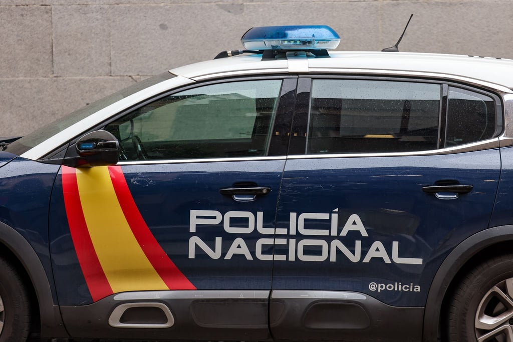 Ein Auto ist in Barcelona eine wartende Menge von Fußballfans gefahren. Dabei wurden nach Angaben der Polizei 13 Menschen verletzt. Die Polizei geht von einem Unfall aus. (Archivbild)