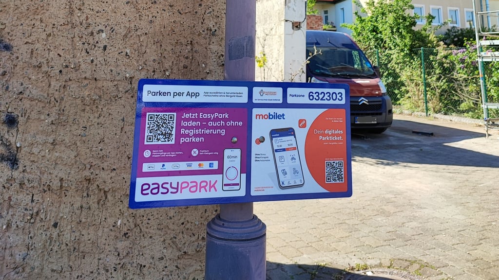 Der Parkscheinautomat in der Straße „Hinter den Planken“ in Hettstedt wurde zerstört und fehlt nun ganz.