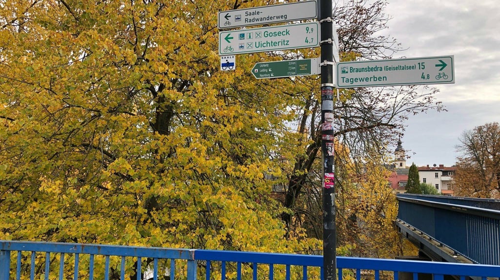 An der Pfennigbrücke im Weißenfelser Zentrum kreuzen sich mehrere Radwege.
