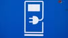 Die Mehrheit der privaten Autobesitzer in Deutschland misstraut nach einer Umfrage der HUK Coburg nach wie vor dem Elektroauto. (Symbolbild)