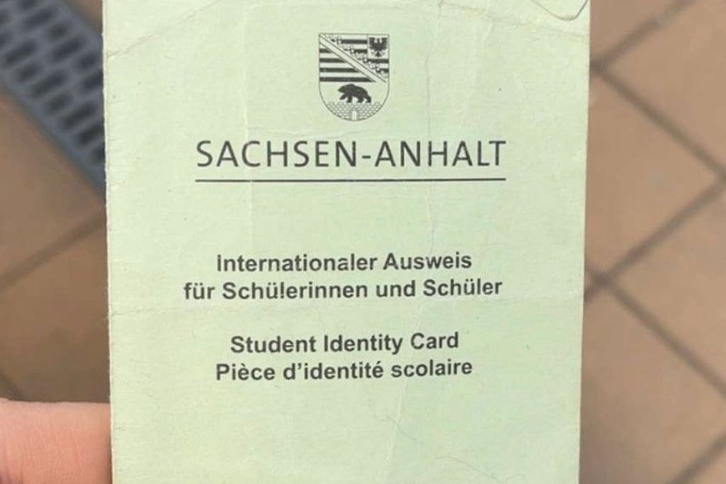Aktuell gibt es den Schülerausweis in Sachsen-Anhalt in Papierform. In Magdeburg könnte er digital werden.