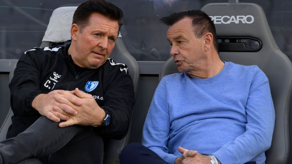 Christian Titz (li.), Cheftrainer vom 1. FC Magdeburg und FCM-Sportboss Otmar Schork: Wohin geht die Reise?