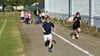 Beim Sprint in Güsen feuern sich die Schüler gegenseitig an.