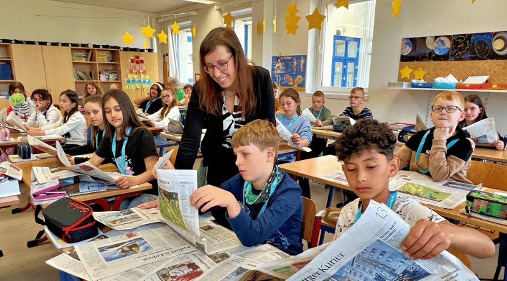 Die Schüler der Klasse 4a der Regenbogen-Grundschule in Bernburg haben am Projekt „Medienklasse“ der MZ teilgenommen und in einer Stunde auch Besuch von MZ-Redakteurin Katharina Thormann bekommen.