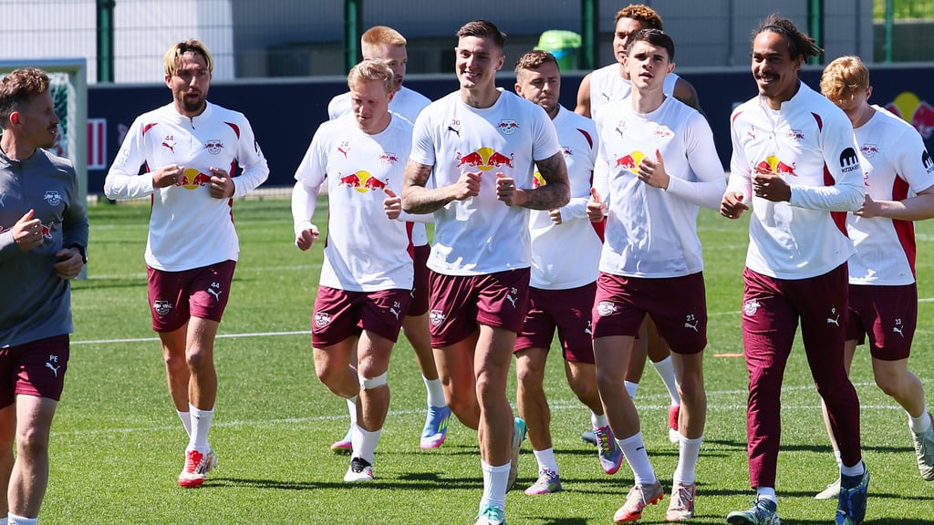 Kevin Kampl und Xaver Schlager (2. u. 3. v. l.) könnten beide im Kader stehen.