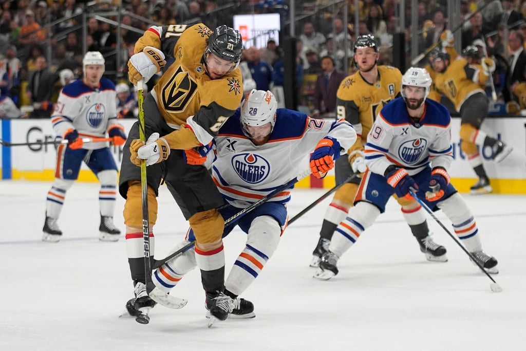In einem hart umkämpften Spiel setzten sich die Oilers in der Verlängerung durch.