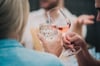 Gesellig und belebend oder gefährlich? Die Diskussion über den Alkoholausschank  samstagvormittags auf dem Naumburger Markt ist hitzig.
