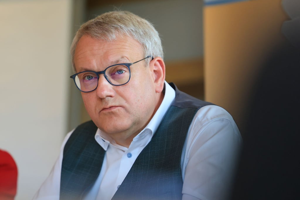 Der Landrat des Burgenlandkreises und Präsident des Landkreistages in Sachsen-Anhalt, Götz Ulrich (CDU), fordert mehr Vertrauen ein.