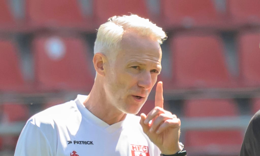 HFC-Trainer Mark Zimmermann sieht nur noch eine kleine Chance auf den Titel in der Regionalliga, will mit seiner Mannschaft aber nochmal alles versuchen.