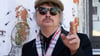 Dass Pete Doherty seine wilden Jahre mit Skandalen und Drogen-Abstürzen überlebt hat, wundert ihn selbst wohl am meisten. Und das feiert er nun.