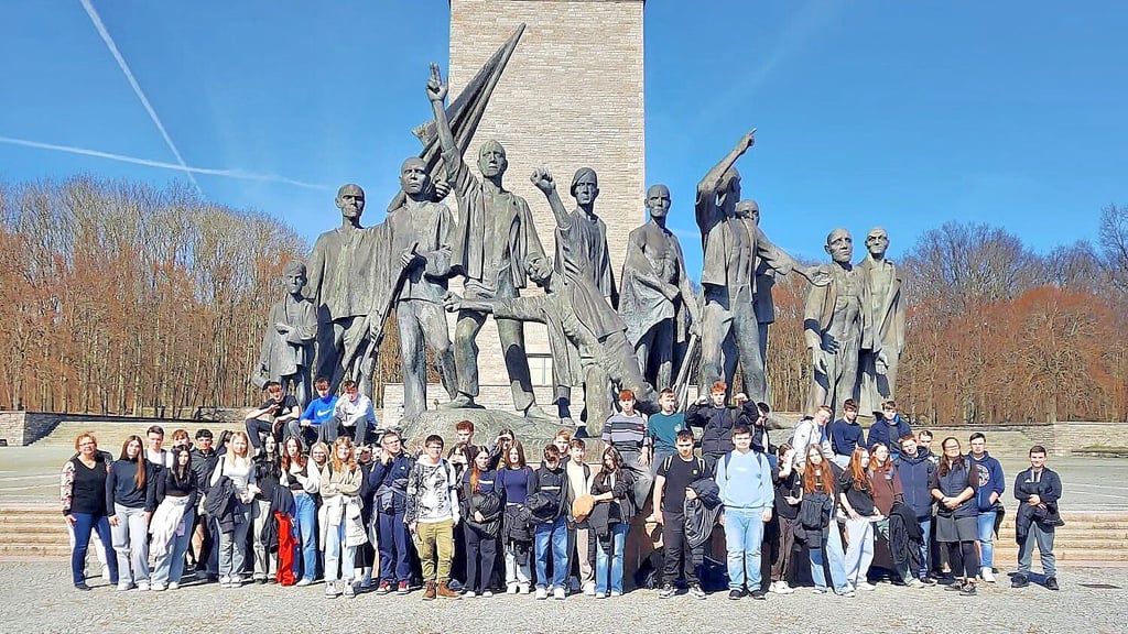 Schüler der neunten Klassen der Sekundarschule Zörbig waren zum Geschichtsprojekt im ehemaligen Konzentrationslager Buchenwald.