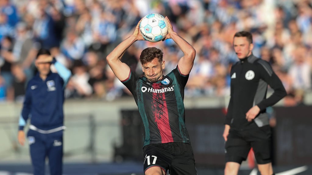 Alexander Nollenberger hat sich beim 1. FC Magdeburg durchgebissen und wurde dafür mit einem neuen Vertrag belohnt.