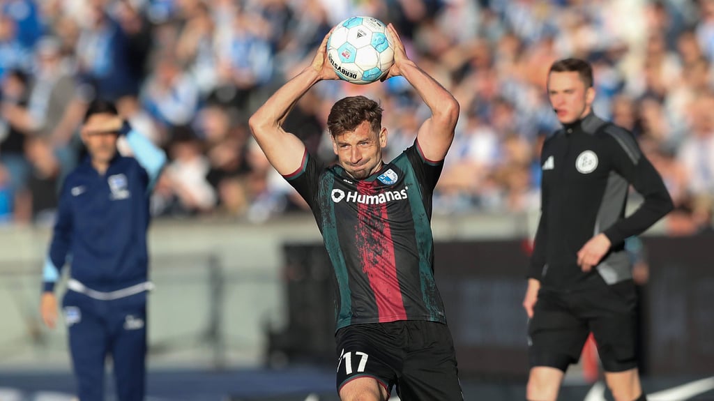 Alexander Nollenberger hat sich beim 1. FC Magdeburg durchgebissen und wurde dafür mit einem neuen Vertrag belohnt.