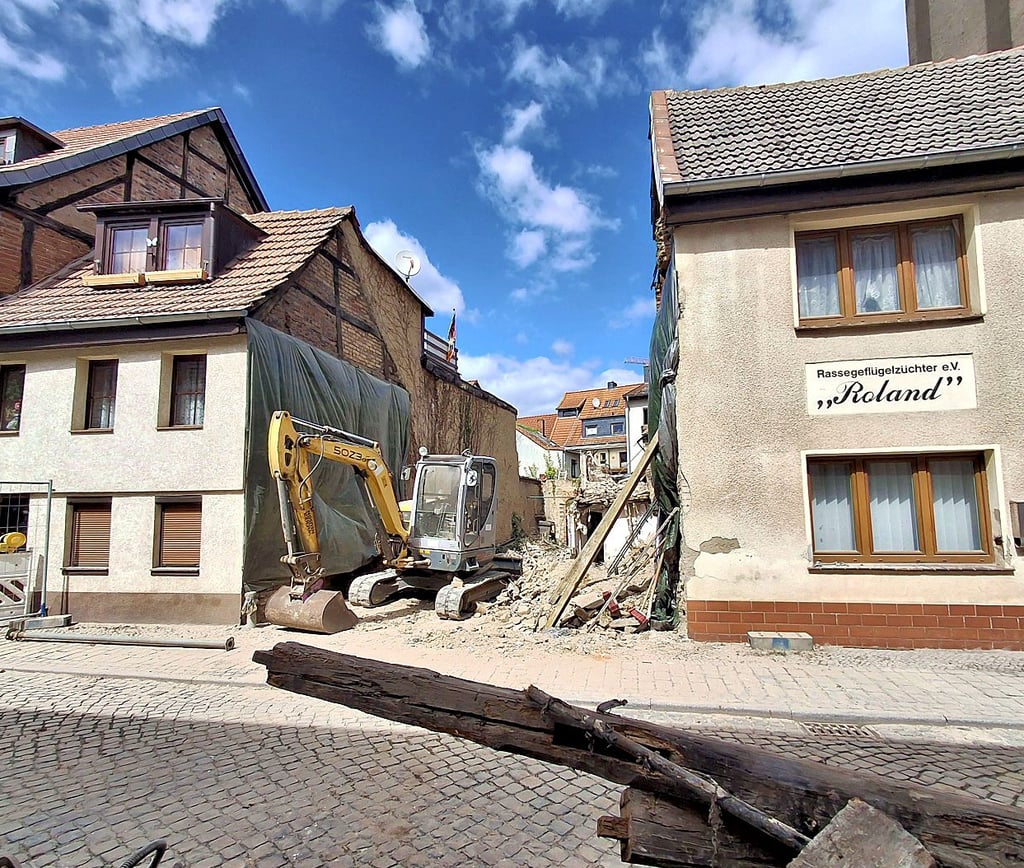 Ein ehemaliges Wohnhaus in der Lange Straße in Haldensleben ist abgerissen worden.