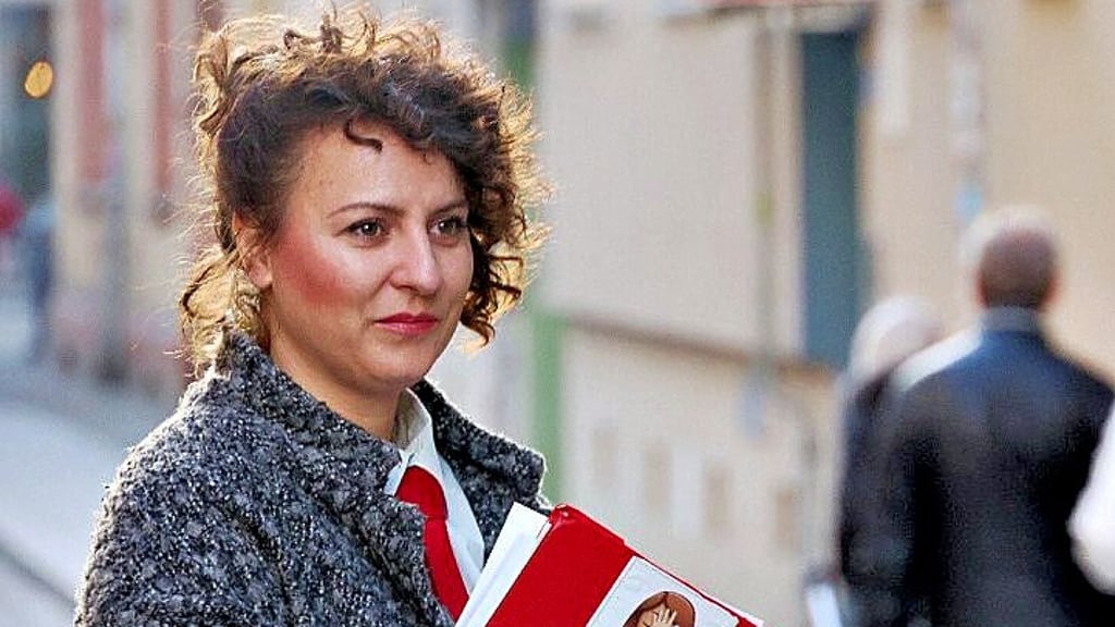 Die fraktionslose Stadträtin Dörte Jacobi (Die Partei)