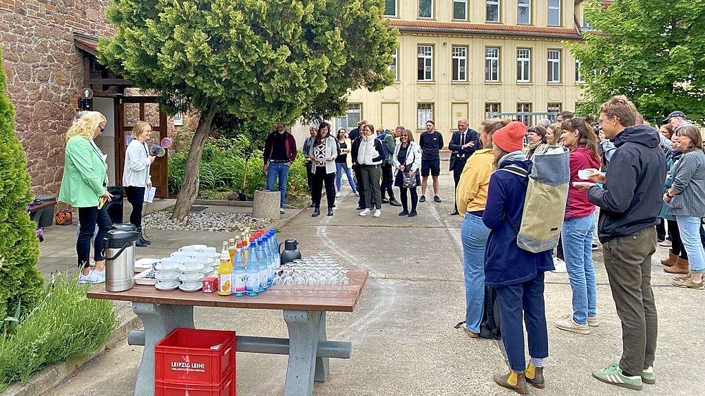 Die Initiatorinnen der Schleuse stellten das neues Jugendzentrum vor: Ein Ort, der nicht nur Sicherheit und Unterstützung bieten, sondern auch neue Perspektiven schaffen soll.