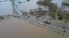 Eine Gebäudeversicherung gegen Flutschäden soll zur Pflicht werden. Im Bild: Das Helmehochwasser 2024 bei Martinsrieth.
