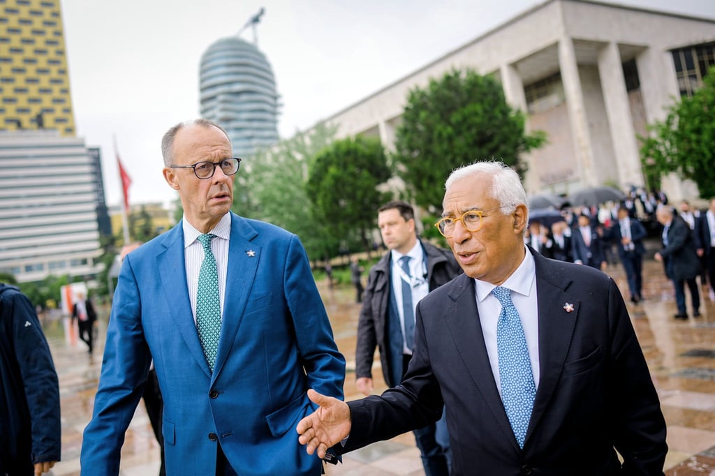 Hoffen auf enge Abstimmung mit den USA: Bundeskanzler Friedrich Merz (l) und EU-Ratspräsident António Costa.