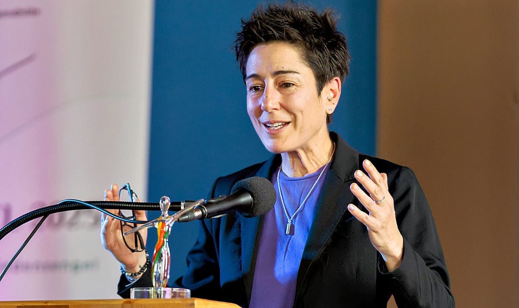 „Stargast“ und Preisträgerin: Dunja Hayali als bei ihrer Dankesrede.