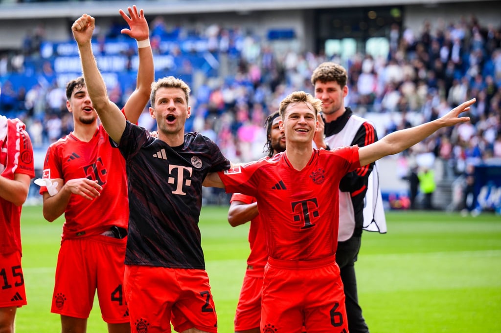 Thomas Müller jubelte in seinem letzten Bundesligaspiel für den FC Bayern München über einen klaren Sieg.