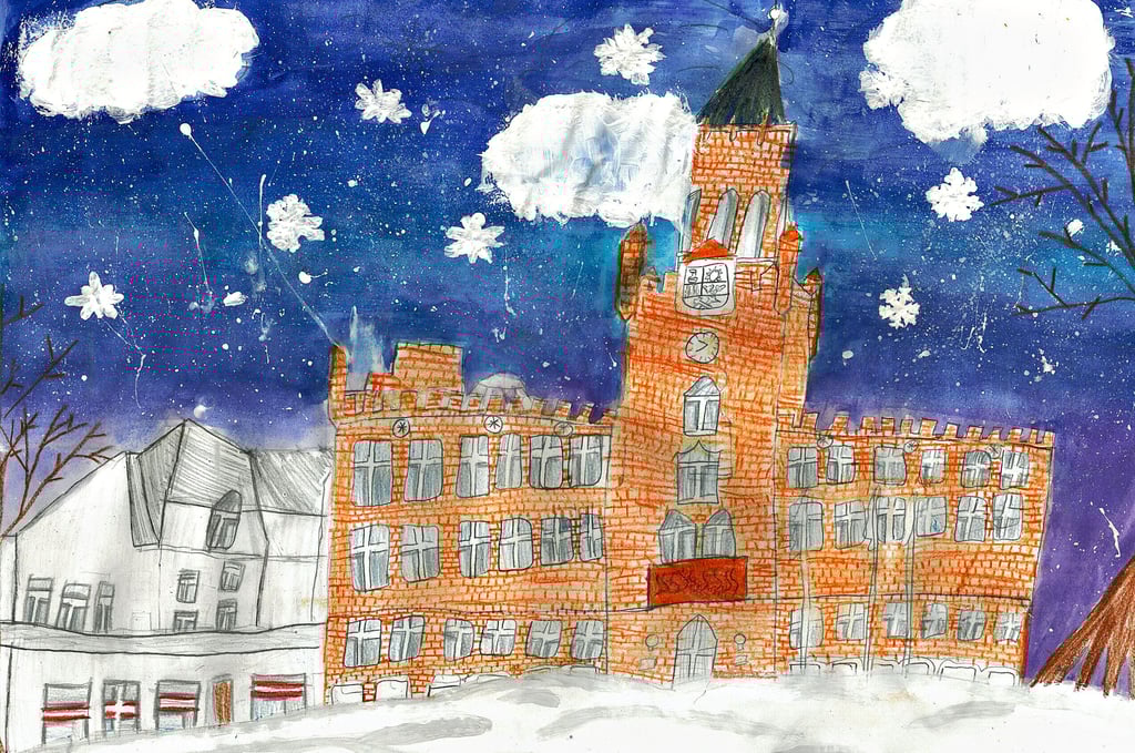Das Siegermotiv zeigt das Historische Rathaus von Bitterfeld in sanftem Flockentreiben.