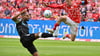 Der FSV Mainz 05 um Jonathan Burkardt (r) zeigte gegen Bayer Leverkusen um Jonathan Tah (l) eine bärenstarke erste Hälfte.