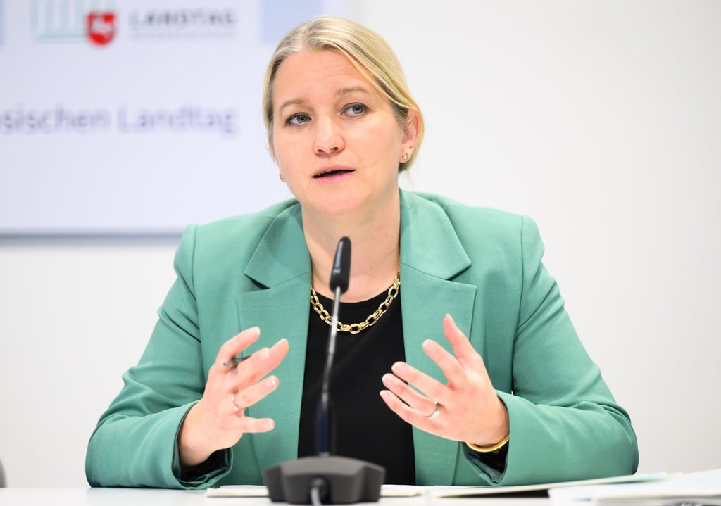 Niedersachsens Justizministerin Kathrin Wahlmann will sich für eine härtere Bestrafung der Täter bei gezielten Tötungen von Frauen einsetzen. (Archivfoto)