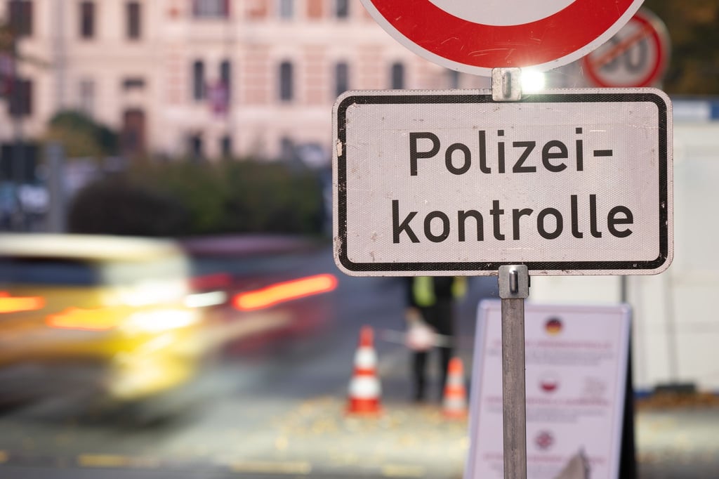 In Görlitz protestieren Menschen gegen die Asylpolitik der Bundesregierung. (Symbolbild)