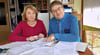 Uwe und Heidemarie Lehmann aus Raßnitz mit den Unterlagen ihres Kampfes um eine gerechtere Grundsteuer. 