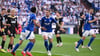 Profi-Comeback am letzten Spieltag: Der ehemalige Bundesliga-Stürmer Pierre-Michel Lasogga (M), der mittlerweile normalerweise für Schalke II in der Regionalliga spielt, wurde von den Schalker Fans gefeiert.