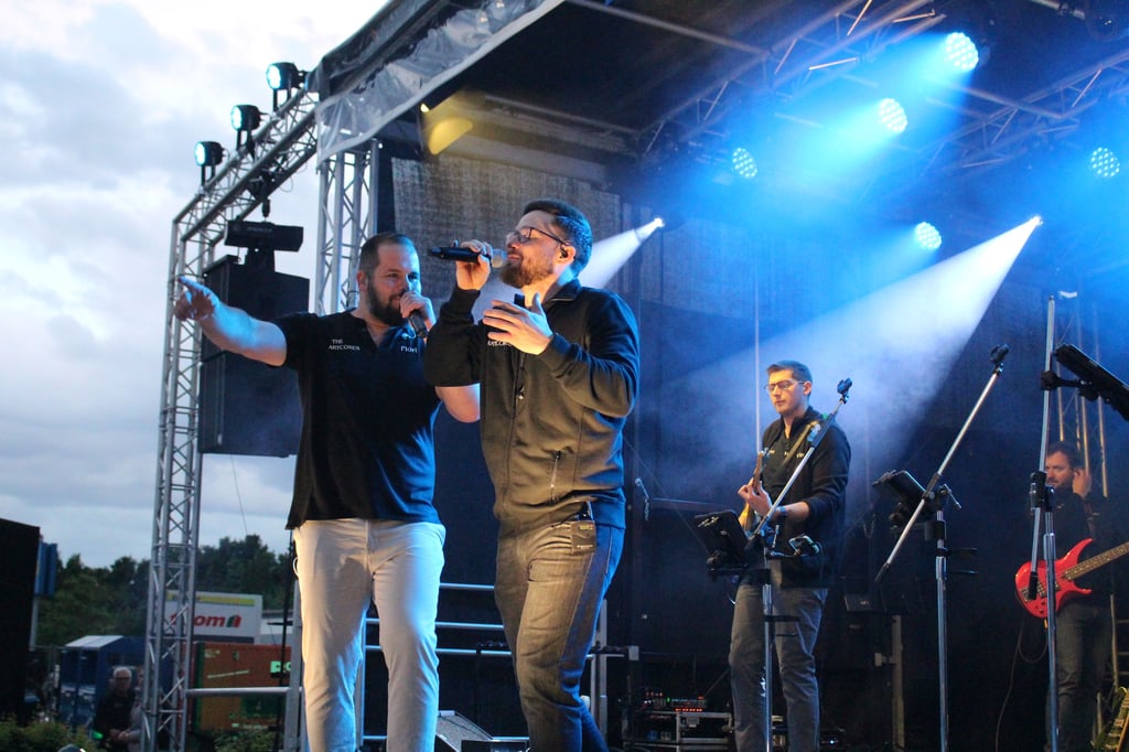 Die Zerbster feierten auch ihre "Heimatband" Artcors.