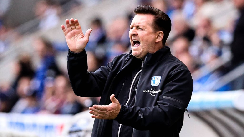 Christian Titz, Cheftrainer vom 1. FC Magdeburg, beim Spiel gegen Fortuna Düsseldorf.