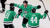 Thomas Harley (M) und die Dallas Stars bejubeln den Siegtreffer in der Verlängerung.