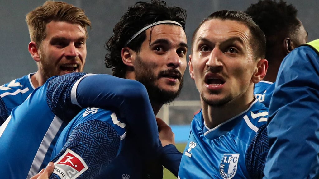 Mo El Hankouri (Mi.) ist einer von sechs Spielern, die den 1. FC Magdeburg verlassen.