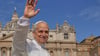 Papst Leo XIV. ist auf dem Petersplatz feierlich in sein Amt eingeführt worden.