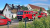Am Sonntagmorgen mussten die Feuerwehren erneut in die Abtsdorfer Siedlerallee ausrücken. Bereits am Sonnabend hat es dort gebrannt.