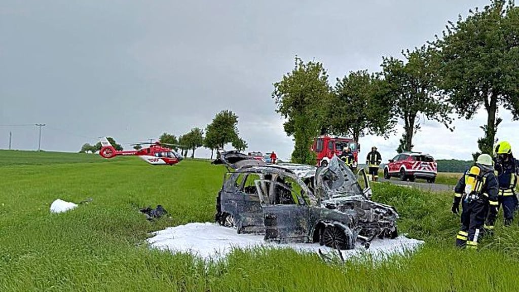 Die Insassen kamen schwer verletzt ins Krankenhaus.