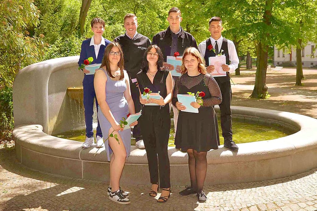 An der Schwelle zum Erwachsenendasein stehen diese Schüler der Klasse 8a der Schönebecker Lerchenfeldschule.