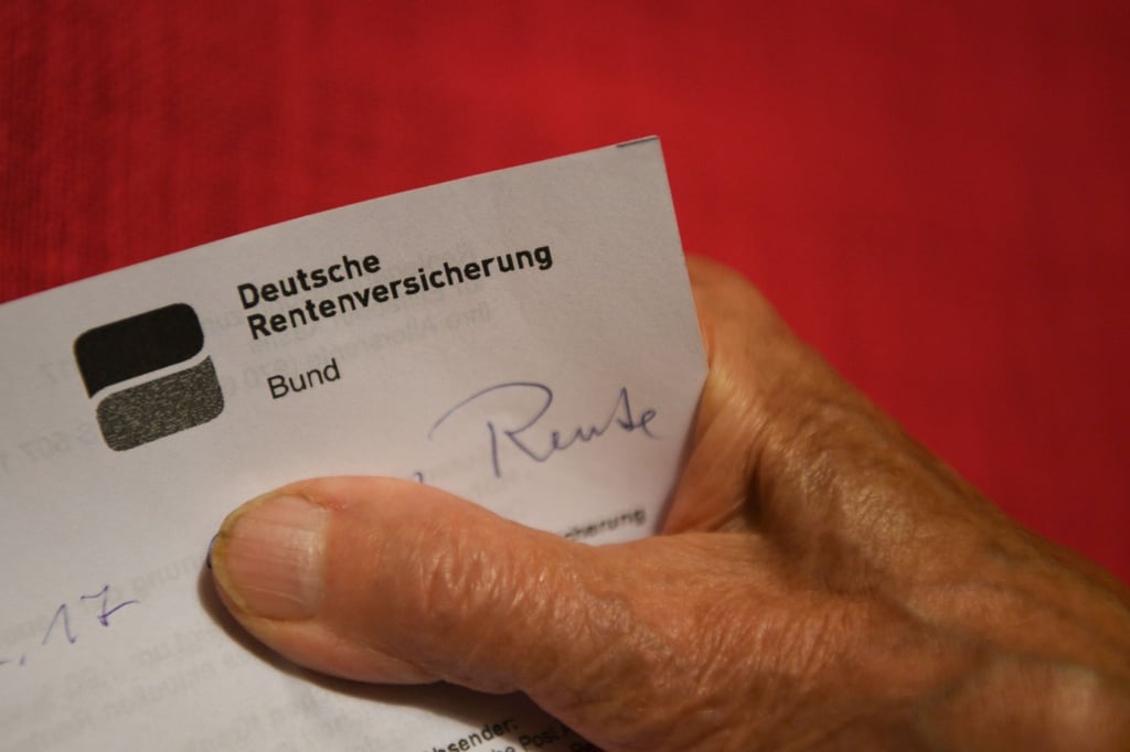 In Sachsen-Anhalt bekommen Rentnerinnen und Rentner in den meisten Fällen unter 1.400 Euro an Rentenzahlungen. (Symbolbild)