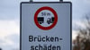 Der Fahrzeugverkehr muss die Brücke in Mittelherwigsdorf nun dauerhaft meiden. (Symbolbild)