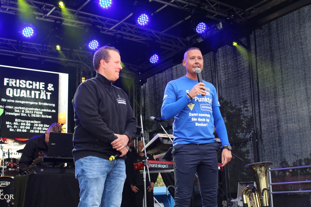 Er weiß, wie man auch einen unrunden Geburtstag feiert: Sebastian Becker, Chef des E-Centers Zerbst.