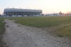 Auf dieser Brachfläche vor der Avnet-Arena könnte Platz für ein Parkhaus sein.
