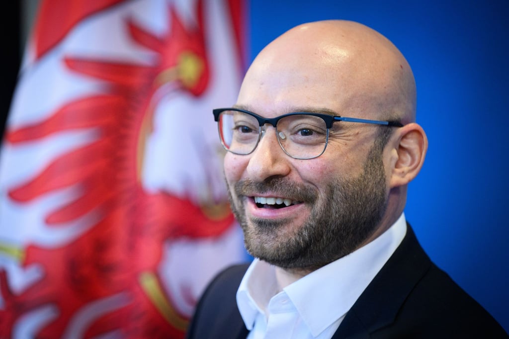 Der designierte Innenminister erhielt bei seiner Vorstellung reichlich Lob für seinen Pragmatismus.