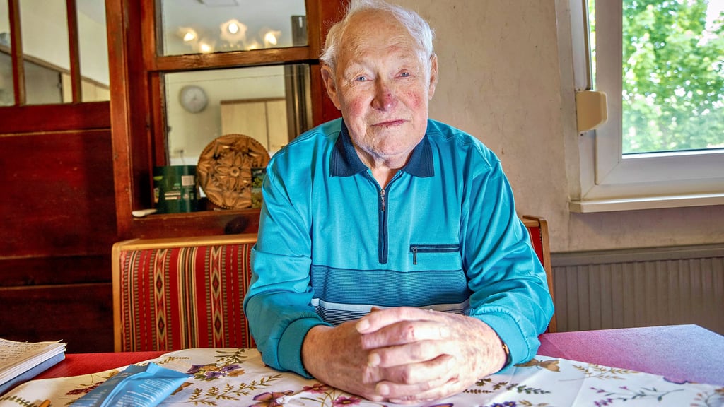 Der 95-jährige Eberhardt Schmidt war 1945 in Roßlau, als die Amerikaner einmarschierten.
